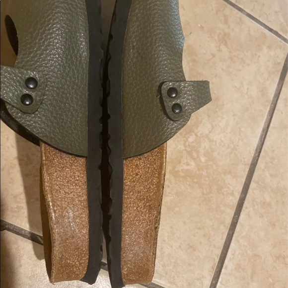 SOLD - Picture 3 of 6